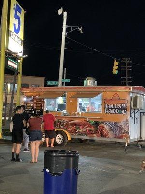 Food truck replaced "Lonchería El Parian"