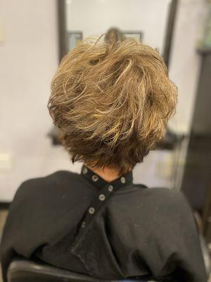 Cute textured cut with lots of chunky blonde