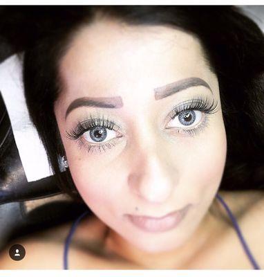 Classic Set of Lashes !!