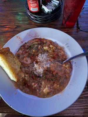 Bowl of shrimp étouffée.