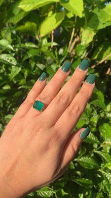 We can source the finest gemstones including emeralds, sapphires, rubies, and more!