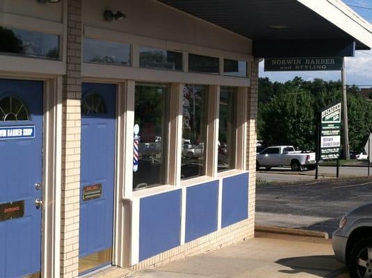 Entrance to Norwin Barber Shop