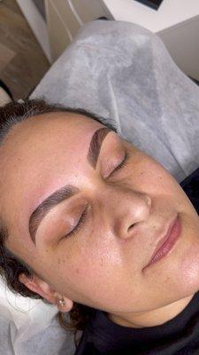 Brow works 
Lamination 
Tint 
Shaping