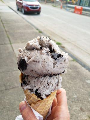 Oatmazing vegan cookies and cream