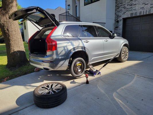 Flat Tire Change Emergency Roadside Assistance