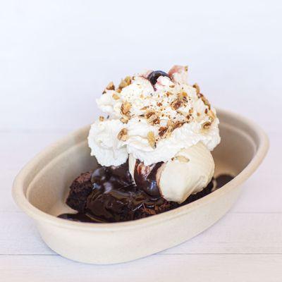 Our signature sundae, the Screamin' Mimi is a warm, house made brownie  with your choice of ice cream.