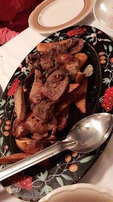 Steak with potato wedges an chicken