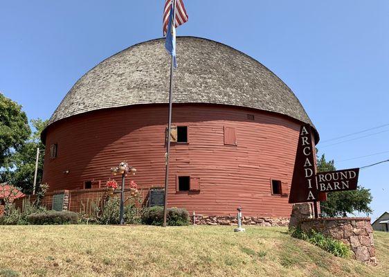 This is the Arcadia Round Barn, a historic Route 66 landmark.