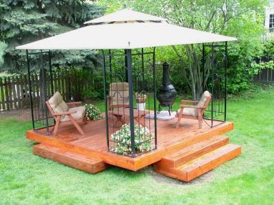 Naperville back yard island deck with canopy