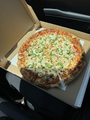 Chicken and jalapeno pizza