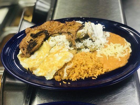 Green chilaquiles with asada