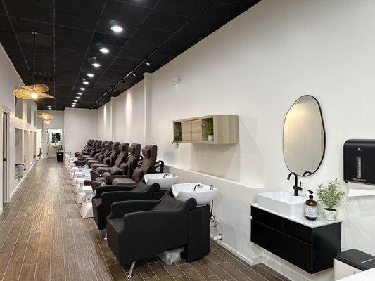 Velvetglo Head Spa & Nails