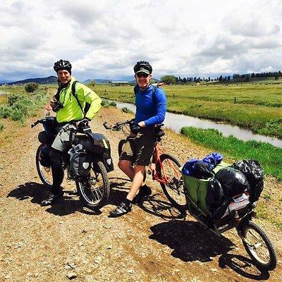 Jordan (in blue) on his 23" Trek Superfly 7, in the middle of the Oregon Outback.