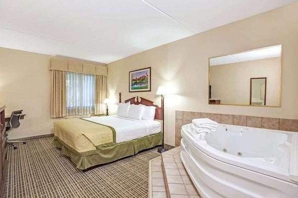 1 King Bed Jacuzzi Suite