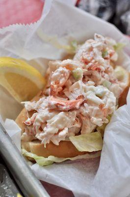 small (4oz.) lobster roll