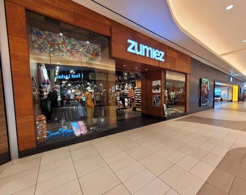 Zumiez