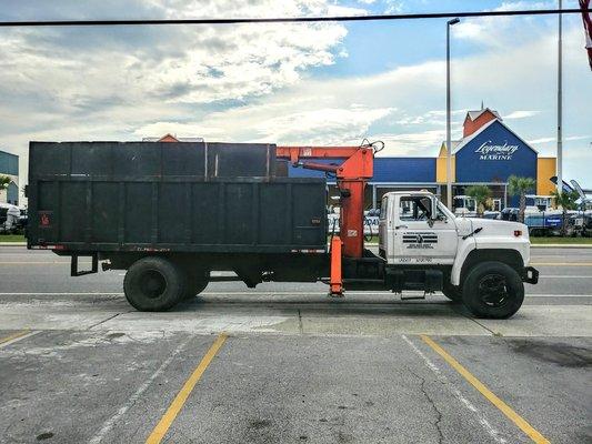 30 cubic yard grapple truck