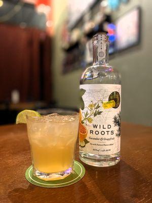 Roots Down!
Wild Roots Cucumber & Grapfruit Gin - Lemon Juice - Bitters