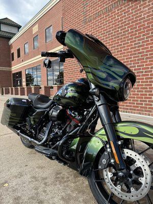 2022 Harley-Davidson CVO Street Glide in envious green fade