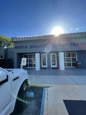 Sun is shining over the North Manatee Healthcenter.