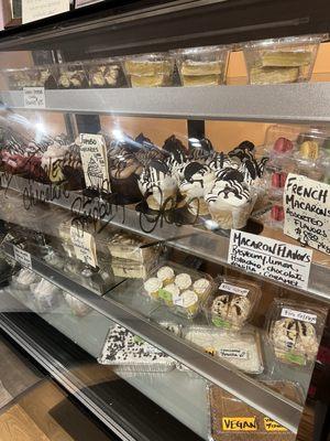 Dessert case