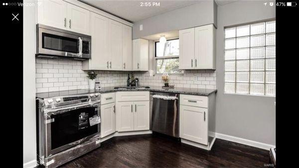 Small kitchen remodel in webster. Extremely happy with the work and professionalism. Turned out great !