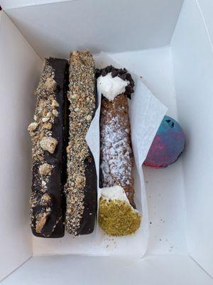 Espresso biscotti, cannoli and fruity pebbles macaroon