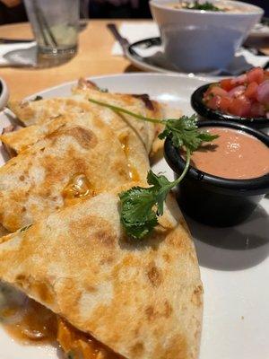 BBQ chicken smoked mozzarella & Gouda quesadilla