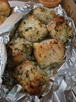 Garlic knots! Vodka sauce dip.