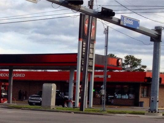 This is really a Texaco gas station with a convenient store called "All Season Food Store".