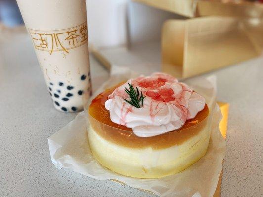 Rose Pudding Cheesecake with Bubble Osmanthus Oolong Milk Tea with Bubble