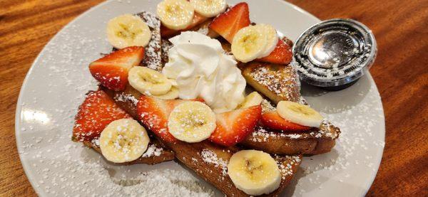 French toast with fresh fruits