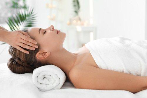 Reduce puffiness and improve your complexion with our cranial massage and lymphatic drainage for the face and neck.