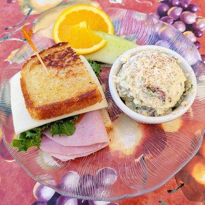 1/2 Virginia Baked Ham Sandwich