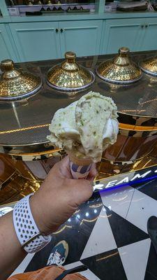 Pistachio (light flavor) grainy gelato texture