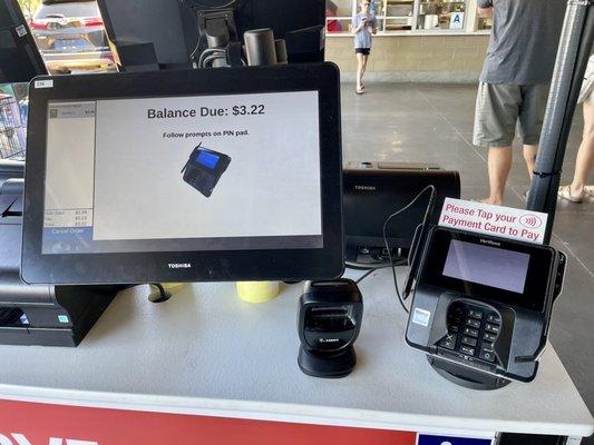 July 2022: 6 kiosk stations here; just touch the screen to order and tap your Costco Citi card then wait for your order number to be called