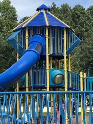 Pretty awesome slide/ jungle gym set