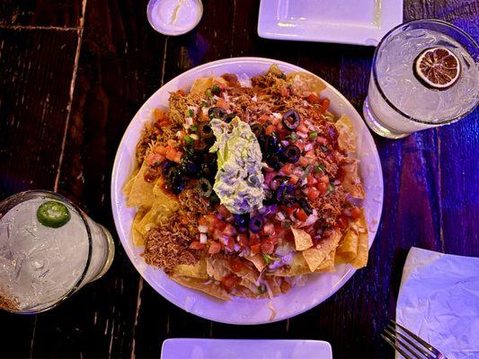 Super Macho Nachos with chicken