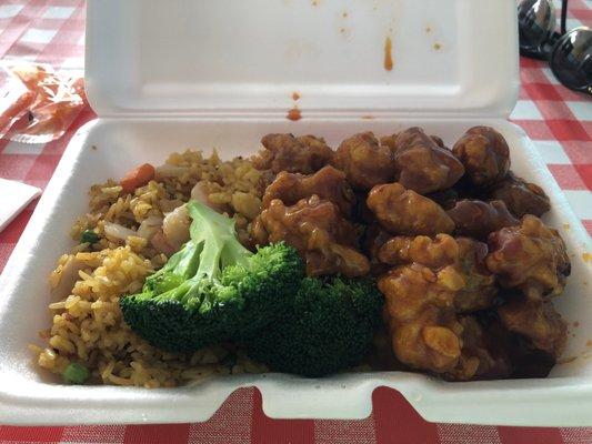 Lunch combo- general Tso chicken