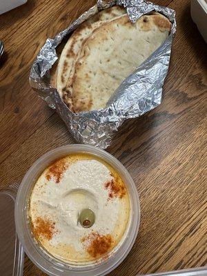 Large Hummus and 3 Piece Pitas