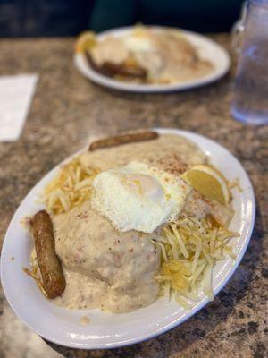 Grumble - hashbrowns, biscuits and gravy, with sausage links, added one over easy egg.