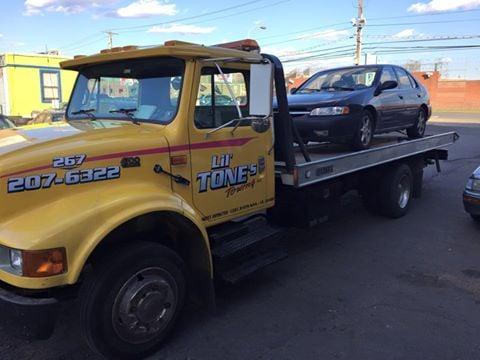 towing service! fast and reliable. great staff.