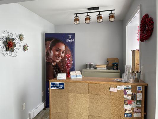 Lobby - desk area