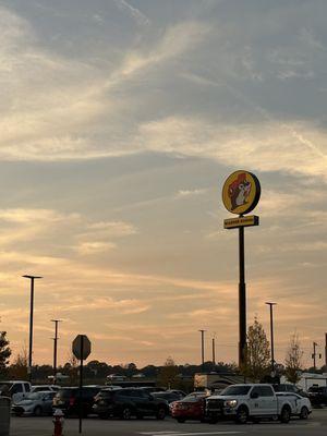 Sunsets at Buc-ee's @tiffhuangry