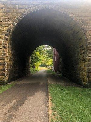 Howard Arch, right next to Howard Hilton.  Turn R on 36 toward MV, make next left on a little side street, 45 degree angle.  Worth the trip!