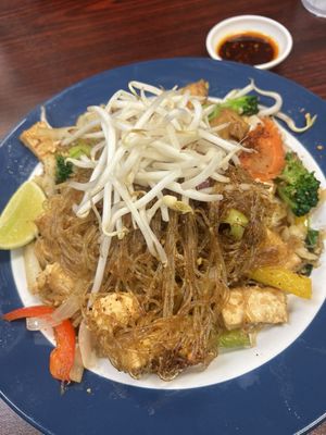 Pad kee mao with glass noodles and tofu. DELICIOUS!!