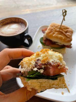 Biscuit BLT