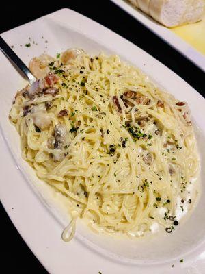 Mermaid's Carbonara with shrimp and mushrooms added