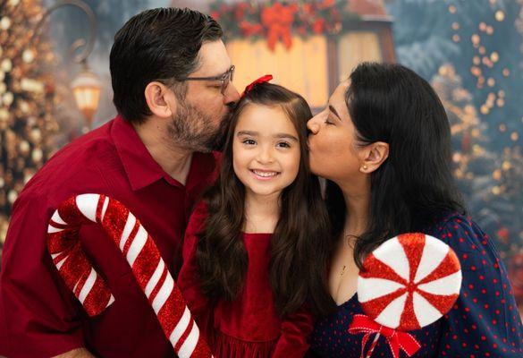 From when our little girl turned 100 days old, and every Christmas since, Irin Studio is the only photography studio for us.