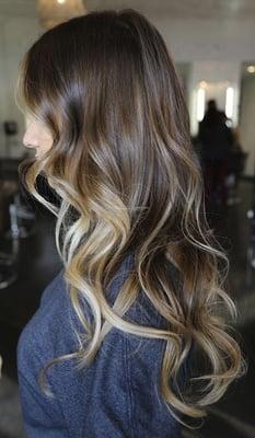 Ombré hair color at its best,these girls know how to color hair!!!!!!!